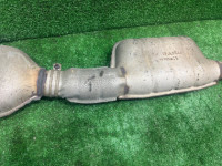 ท่อไอเสียท่อนกลาง SUBARU LANCASTER OEM 44200AE050 BH9 1998 EJ254 AT