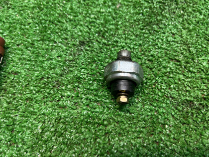 เซ็นเซอร์แรงดันน้ำมันเครื่อง SUBARU LEGACY OEM 25240KA050 BE5 1999 EJ208 MT5