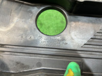 Tapa de distribución central SUBARU LEGACY OEM 13570AA044 BE5 1999 EJ208 MT5