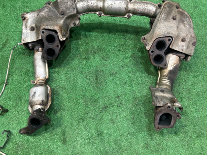 Exhaust manifold SUBARU LEGACY OEM 14023AA052 14010AA072 BE5 1999 EJ208 MT5