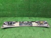 Embellecedor del portón trasero SUBARU OUTBACK OEM 84261AG143GA BP9 2006 GOLD 39J