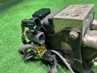 กล่อง ABS VDC SUBARU LANCASTER OEM 27539AE001 27536AE001 BHE BEE 2001 EZ30 AT