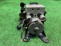กล่อง ABS VDC SUBARU LANCASTER OEM 27539AE001 27536AE001 BHE BEE 2001 EZ30 AT