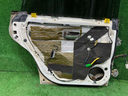 Left rear door SUBARU LANCASTER OEM 60400AE430 BHE BH9 2001 WHITE 07C, 081
