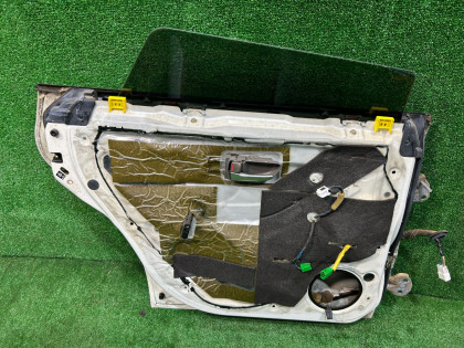 Left rear door SUBARU LANCASTER OEM 60400AE430 BHE BH9 2001 WHITE 07C, 081
