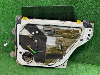 右リアドア SUBARU LANCASTER OEM 60400AE420 BHE BH9 2001 WHITE 07C, 081