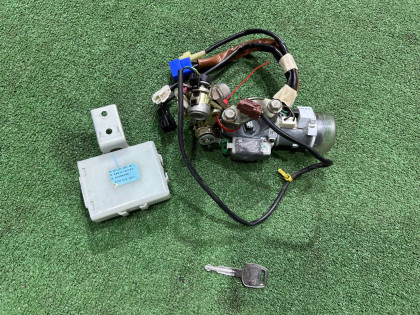 สวิตช์กุญแจสตาร์ท Комплект замков 57491AE740 SUBARU LANCASTER