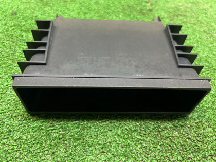 オーディオ下小物入れ SUBARU LANCASTER OEM 92173AE020 BH9 2001 WHITE 07C, 081