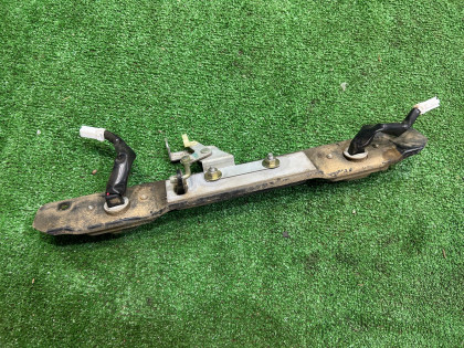 Puxador da porta da bagageira SUBARU LANCASTER OEM 62150AA211 BHE BH9 2001 WHITE 07C, 081