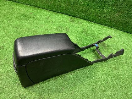 Glovebox and armrest SUBARU LEGACY OEM 92111AE010ML 92132AE000ML BE5 2000 silver 792