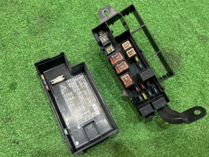 保险丝盒 SUBARU LEGACY OEM 82231AE000 BE5 2000 EJ206 AT