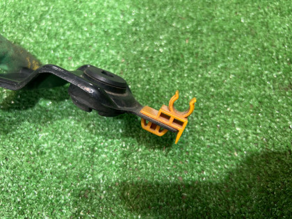 คลิปยึดก้านค้ำฝากระโปรง SUBARU LEGACY OEM 57255AE010 BE5 2000 silver 792