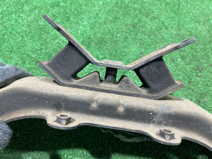 คานรองเกียร์ SUBARU OUTBACK OEM 41022AG100 41011AG030 BPE 2004 EZ30 AT