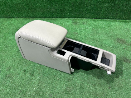 ช่องเก็บของและที่วางแขน кожа 92111AG000WA SUBARU OUTBACK