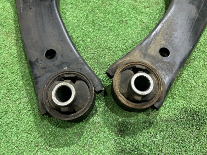 フロントアーム SUBARU OUTBACK OEM 20202AG001 20202AG011 BPE 2004 EZ30 AT