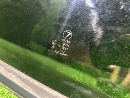 Right rear quarter glass SUBARU OUTBACK OEM 65210AG040 BPE 2004
