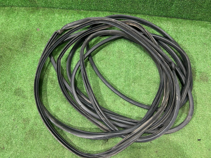Burletes de las puertas 63511YC000 63511YC010 63512YC000 63512YC010 SUBARU EXIGA