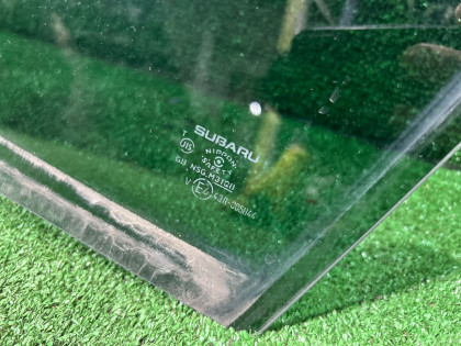 Cristal de la puerta trasera izquierda SUBARU EXIGA OEM 62011YC030 YA5 2008