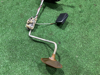燃料レベルセンサー SUBARU LEGACY OEM 85111AC012 BG5 1997 EJ20R MT5