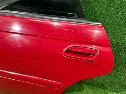 Porta traseira esquerda SUBARU LEGACY OEM 61400AC310 BG5 1997 RED