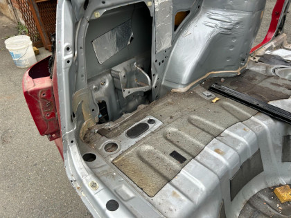 Sección trasera de la carrocería Rear Cut SUBARU LEGACY OEM 51410AC471 51410AC891 BG5 1997 RED