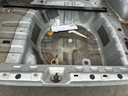 Sección trasera de la carrocería Rear Cut SUBARU LEGACY OEM 51410AC471 51410AC891 BG5 1997 RED