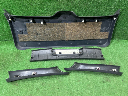 Обшивка пятой двери SUBARU LEGACY OEM 94047AC110MU 94047AC000MU BG5 1997 RED