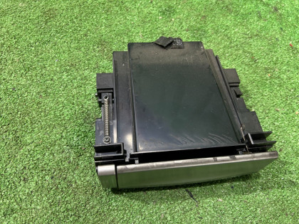 ช่องเก็บของหน้า под магнитофон 66128SA050 SUBARU FORESTER