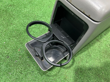 手套箱与扶手 SUBARU FORESTER OEM 92113FE100ND SG5 2007 BLACK 32J