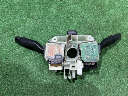 สวิตช์ก้านคอพวงมาลัย SUBARU FORESTER OEM 83111SA090 SG5 2007 EJ205 AT