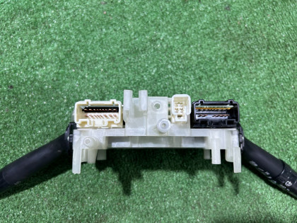 สวิตช์ก้านคอพวงมาลัย SUBARU FORESTER OEM 83111SA090 SG5 2007 EJ205 AT