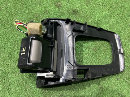 คอนโซลคันเกียร์อัตโนมัติ черная SUBARU FORESTER OEM 92121SA261 86257SA000 SG5 2007