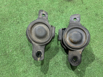 ยางแท่นเครื่อง 41022SA010 41022AE011 SUBARU FORESTER