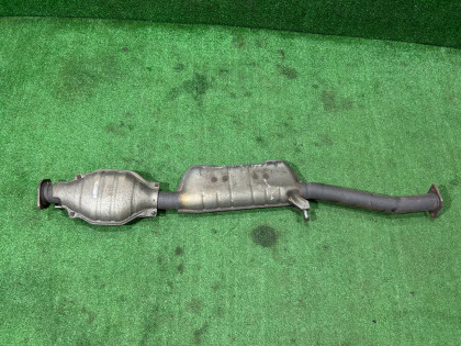 ท่อไอเสียท่อนกลาง SUBARU FORESTER OEM 44200SA080 SG5 2007 EJ205 AT