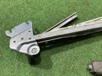 右フロントウインドウレギュレーター SUBARU FORESTER OEM 61222SA001 SG5 2007