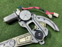 右フロントウインドウレギュレーター SUBARU FORESTER OEM 61222SA001 SG5 2007