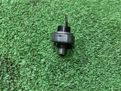 Sensor de pressão do óleo SUBARU LEGACY LANCASTER OEM 25240KA040 BH9 2000 EJ254