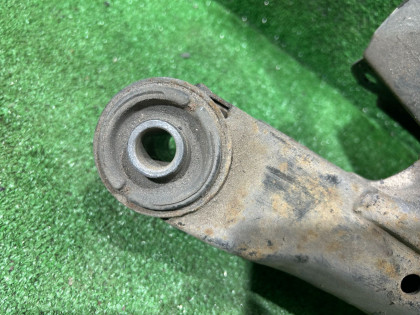 Travesaño trasero SUBARU LEGACY OEM 20152AE000 BE5 2000 EJ206 AT
