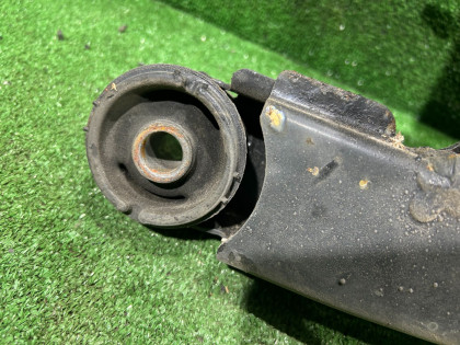 Travesaño trasero SUBARU LEGACY OEM 20152AE000 BE5 2000 EJ206 AT