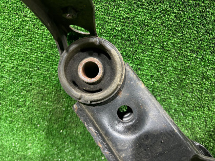 Travesaño trasero SUBARU LEGACY OEM 20152AE000 BE5 2000 EJ206 AT