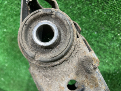 Travesaño trasero SUBARU LEGACY OEM 20152AE000 BE5 2000 EJ206 AT