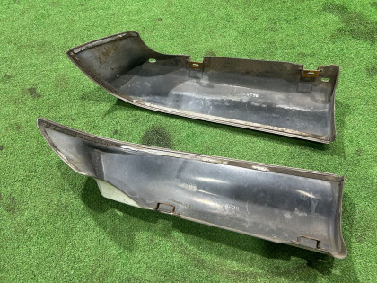 后唇 Клыки на задний бампер SUBARU LEGACY OEM 57703AE060WG BE5 2000
