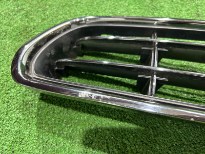 Radiator grille SUBARU LEGACY OEM 91121AE160 BE5 2000 WHITE 51E