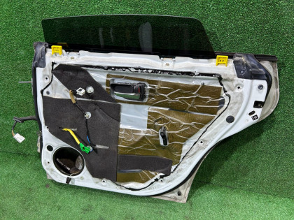 Porta traseira direita SUBARU LEGACY OEM 60400AE400 BE5 2000 WHITE 51E