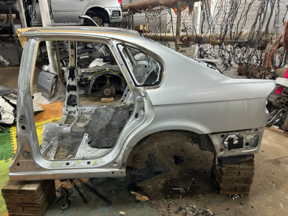 ชิ้นส่วนตัวถังท้ายรถ Rear Cut 51410AE001, 51410AE012 SUBARU LEGACY
