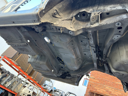 ชิ้นส่วนตัวถังท้ายรถ Rear Cut SUBARU LEGACY LANCASTER OEM 51410AE160 51410AE170 52122AE100 BHE 2001 SILVER/GREY 1U2