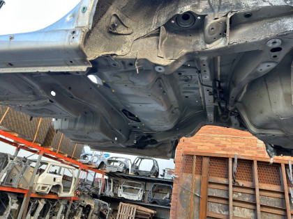 ชิ้นส่วนตัวถังท้ายรถ Rear Cut SUBARU LEGACY LANCASTER OEM 51410AE160 51410AE170 52122AE100 BHE 2001 SILVER/GREY 1U2