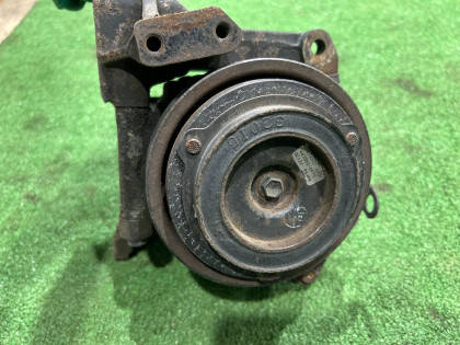 Компрессор кондиционера SUBARU LEGACY OEM 73111AC002 BG5 1997 EJ20R MT5