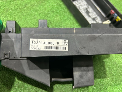 ヒューズボックス SUBARU LEGACY OEM 82231AE000 BE5 2000 EJ206 AT
