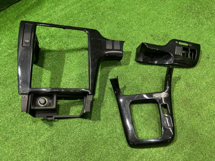 Рамка магнитофона 66060AE280 66150AE190 66050AE060 SUBARU LEGACY